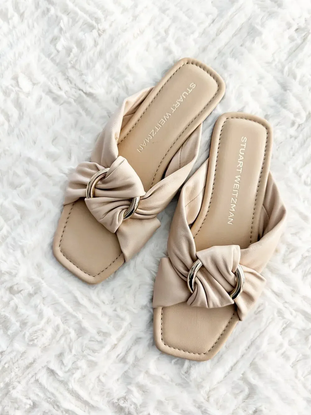 Stuart Weitzman Cece Barely Beige Leather Knotted Ring Slide Sandals Resort Chic